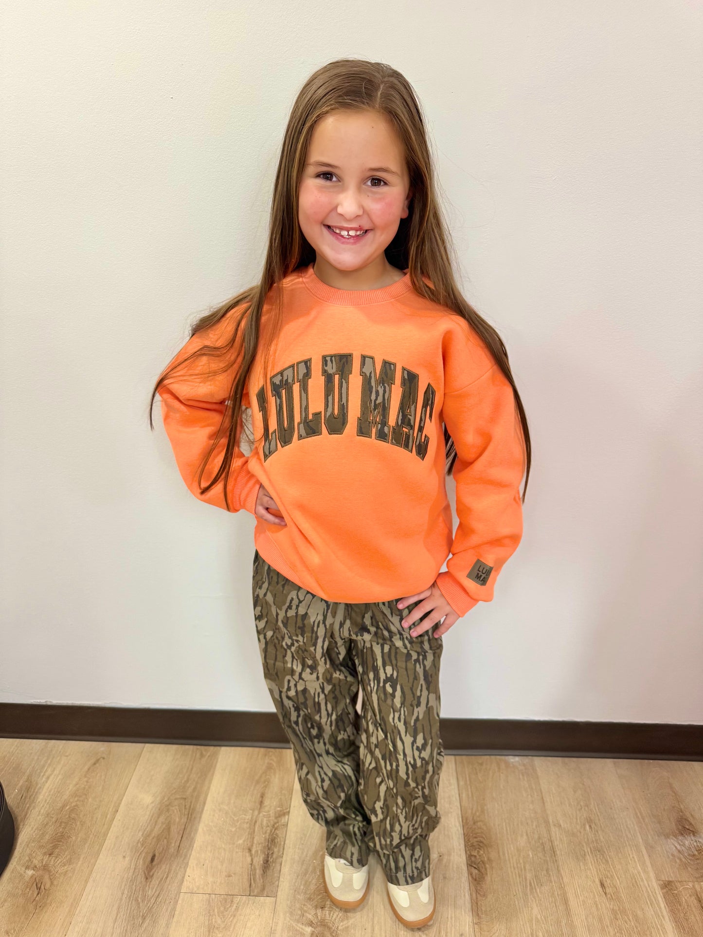Lulu Mac Orange w/Mossy Oak Bottomland Sweatshirt