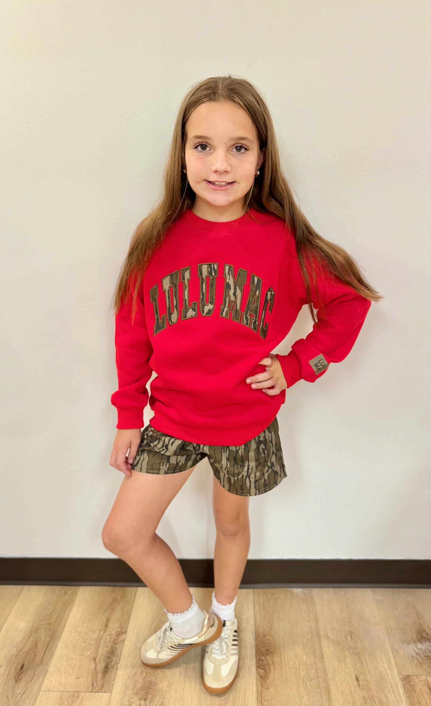 Lulu Mac Red w/Mossy Oak Bottomland Sweatshirt