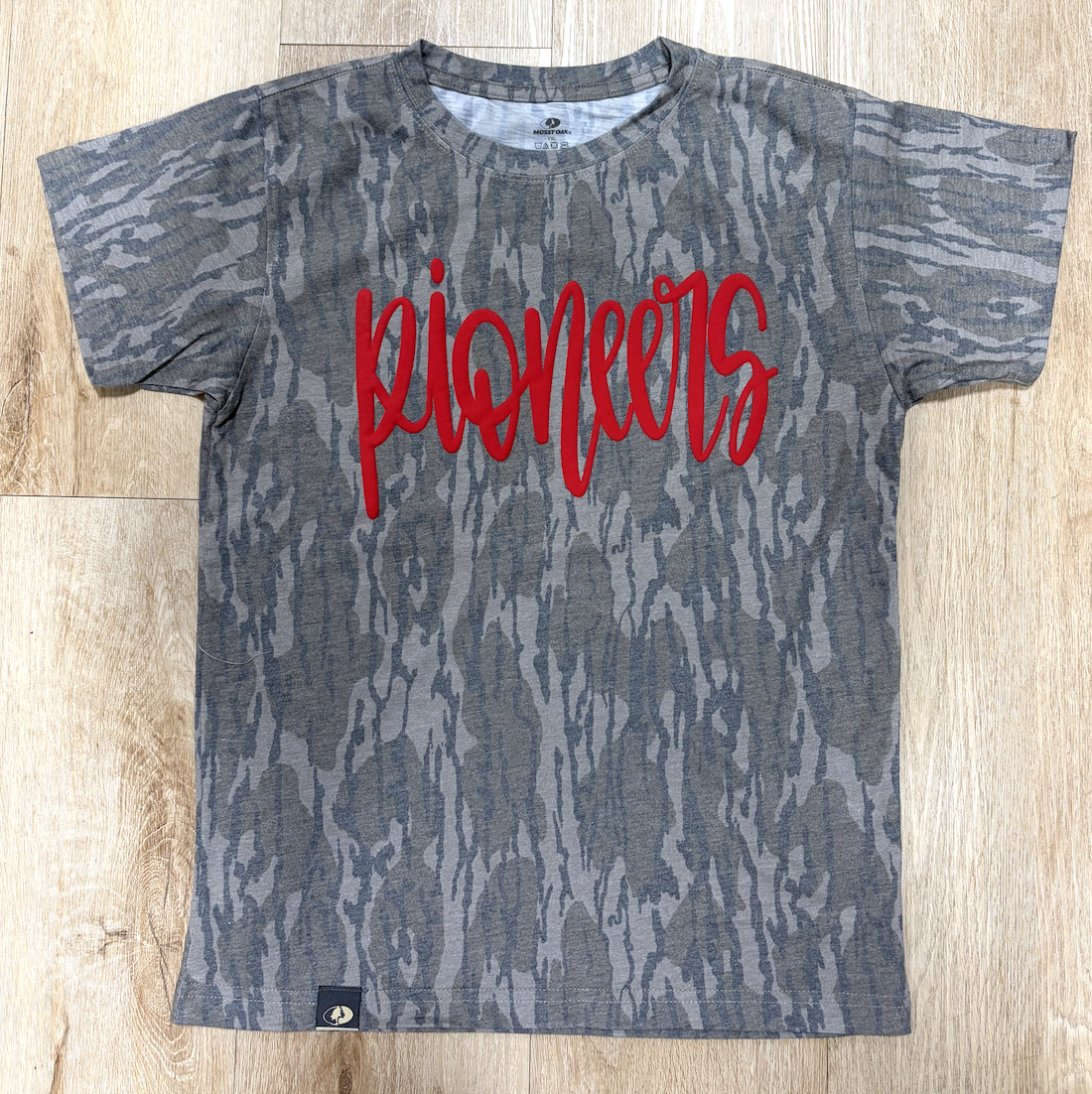 Mossy Oak Bottomland Puff Cursive Youth Shirt - Pioneers