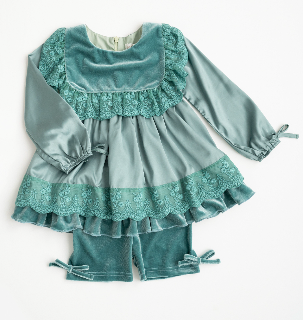 Evie's Closet Wintergreen Bib Collar Tunic Set