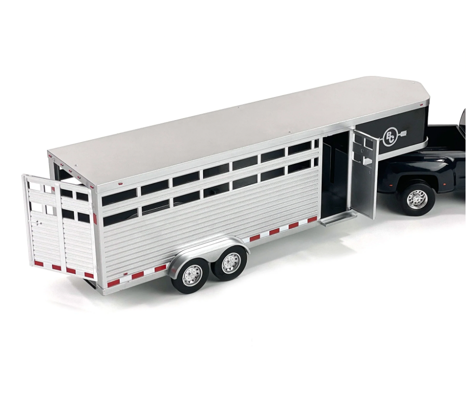 Sundowner Horse Trailer