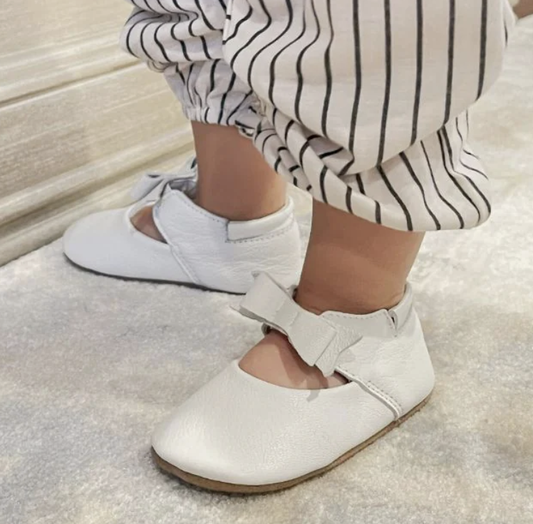 Robeez Sofia First Kicks-  White