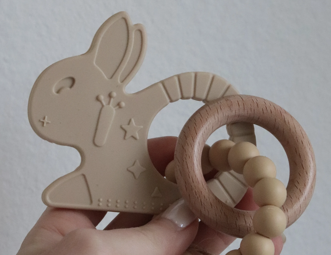 Three Hearts Bunny Rattle with Silicone Ring - Oatmeal