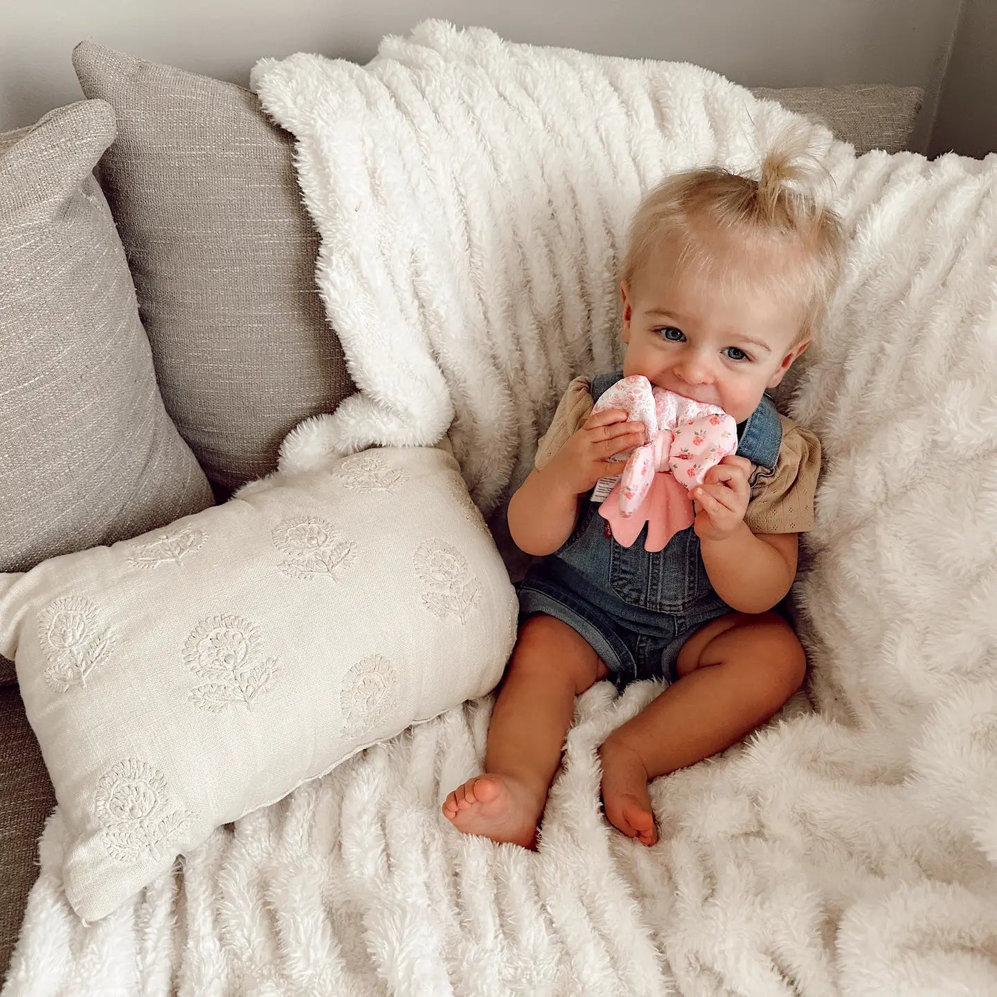 Itzy Ritzy Bow Sweetie Crinkle