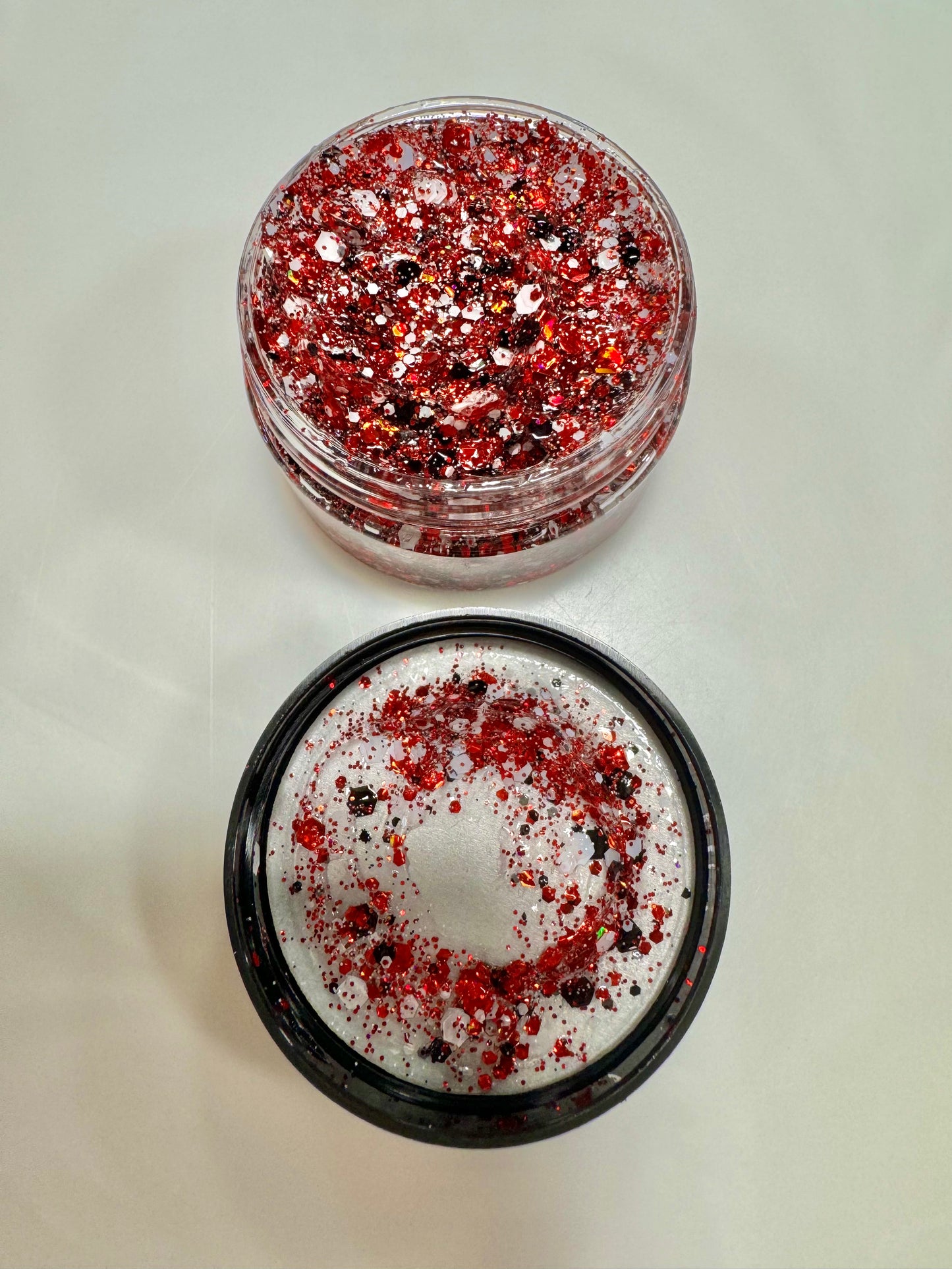 Red/Blk/White Hair/Face Glitter