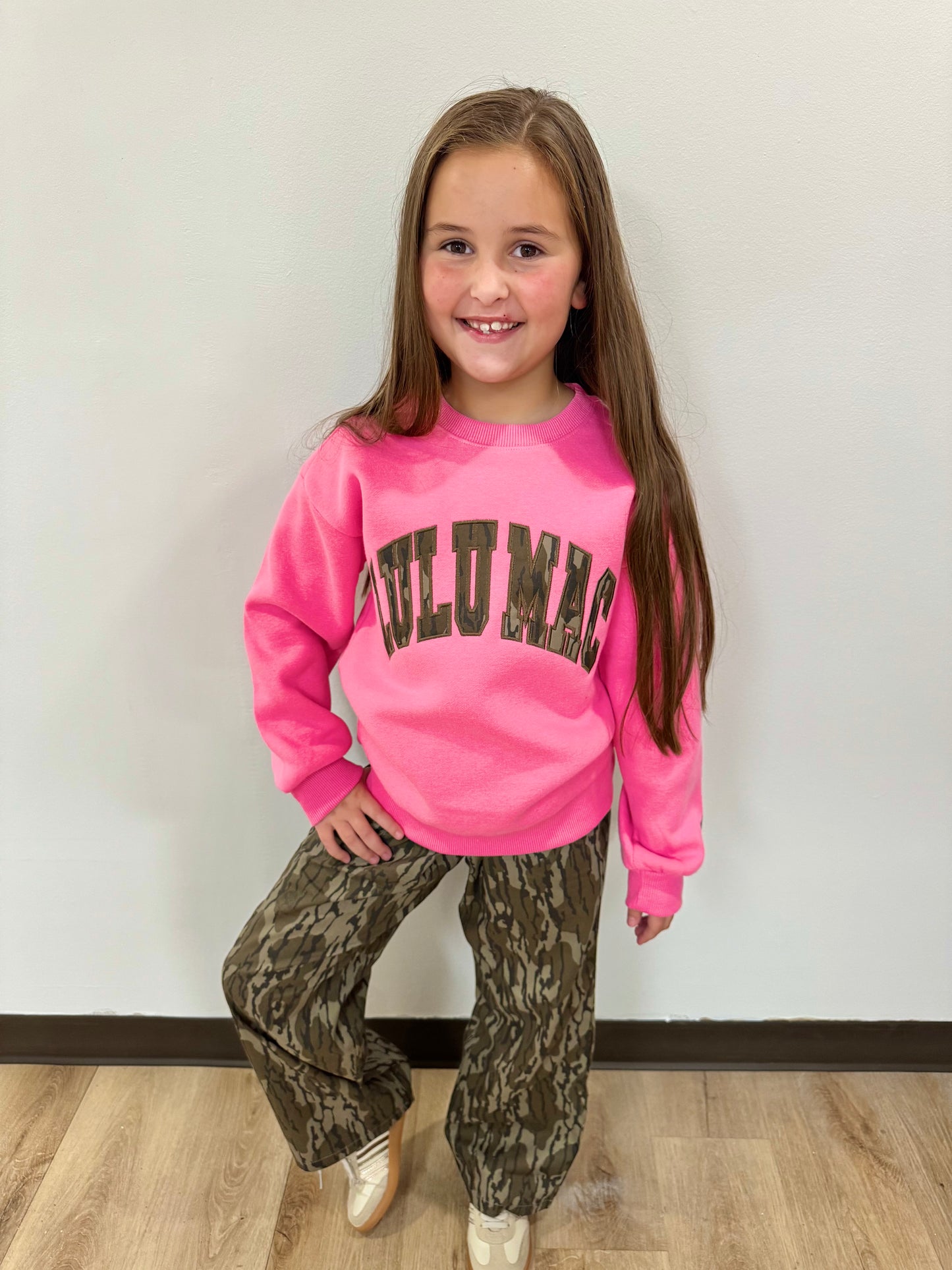 Lulu Mac Bubblegum w/Mossy Oak Bottomland Sweatshirt