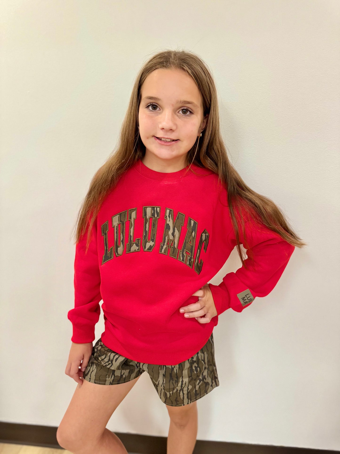 Lulu Mac Red w/Mossy Oak Bottomland Sweatshirt