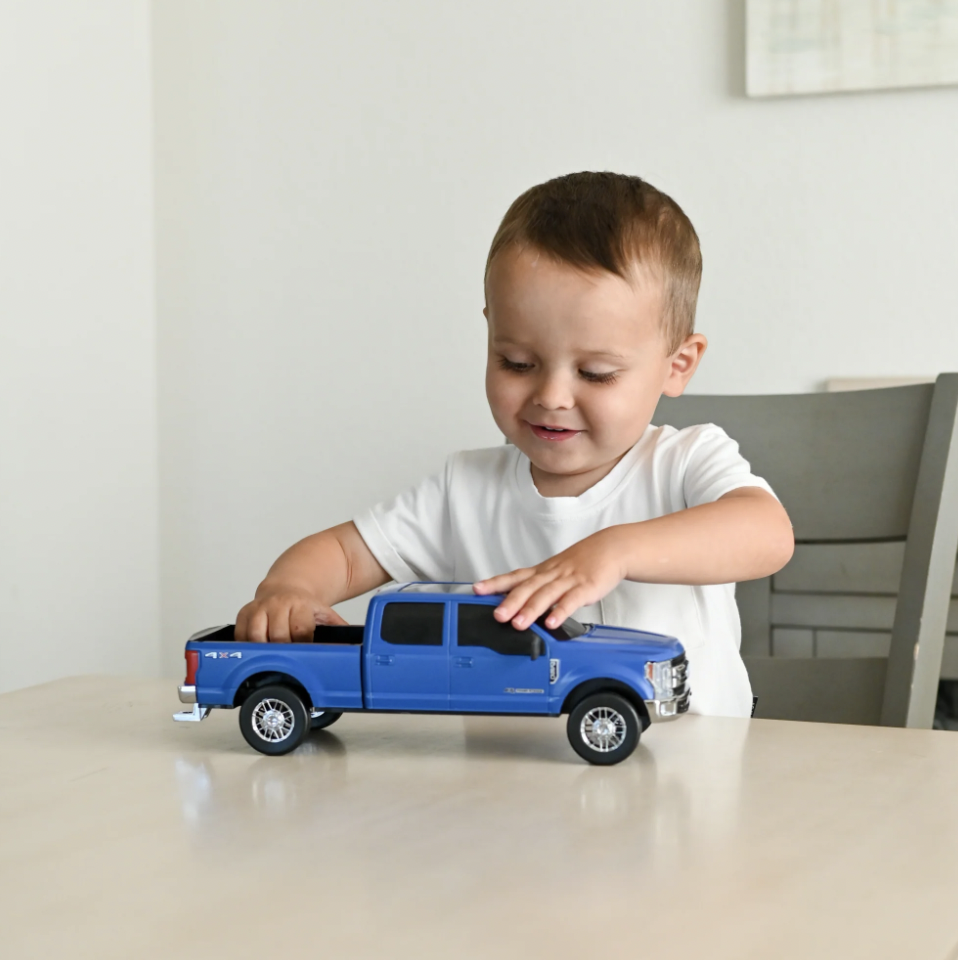 Blue Ford F-250 Super Duty