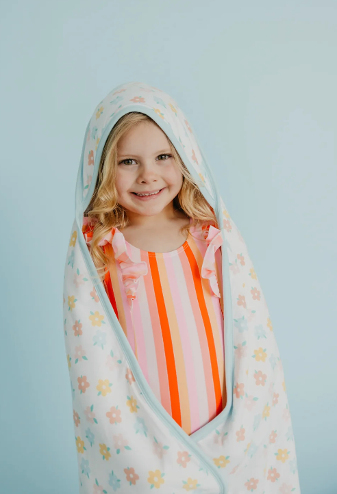 CP Daisy Hooded Towel