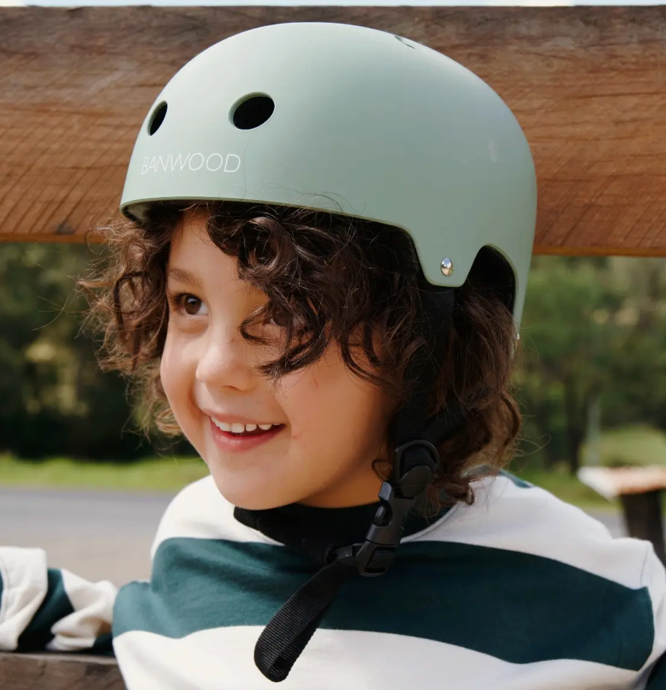 Banwood Helmet Forest