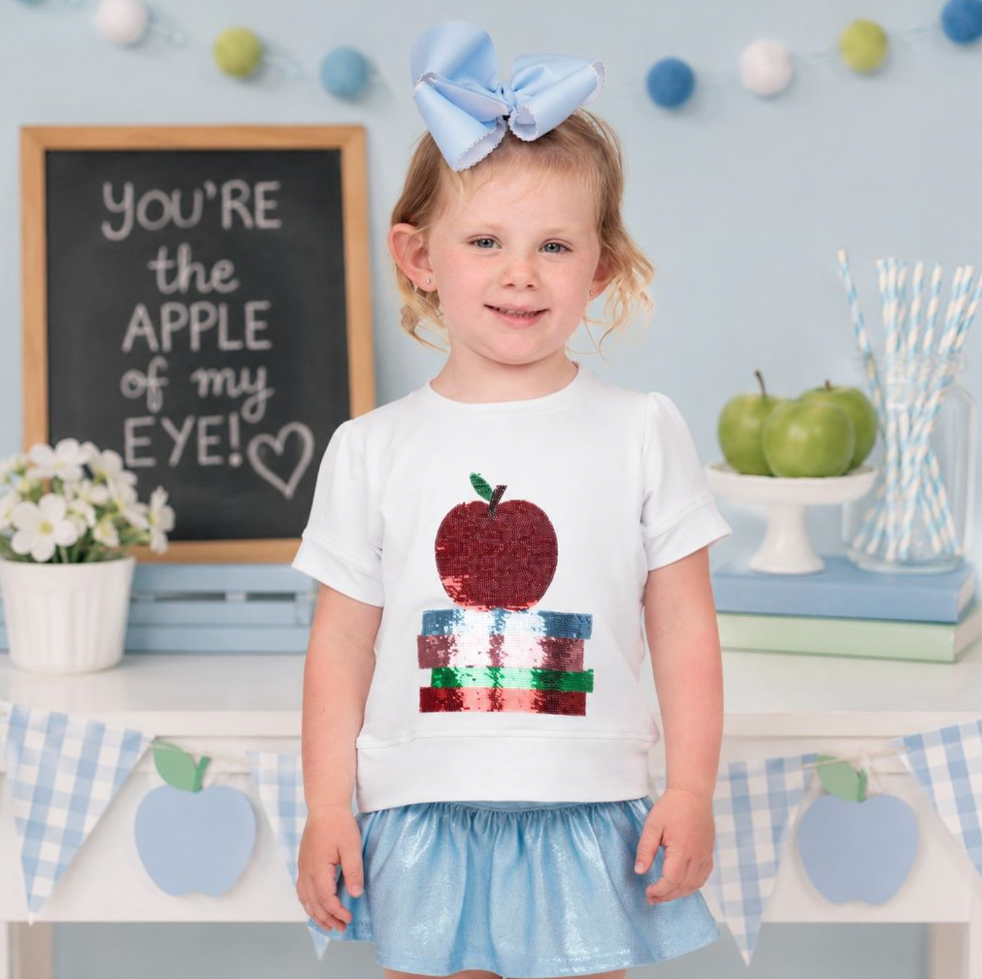 Azarhia Sequin Apple White SS Holly Sweatshirt