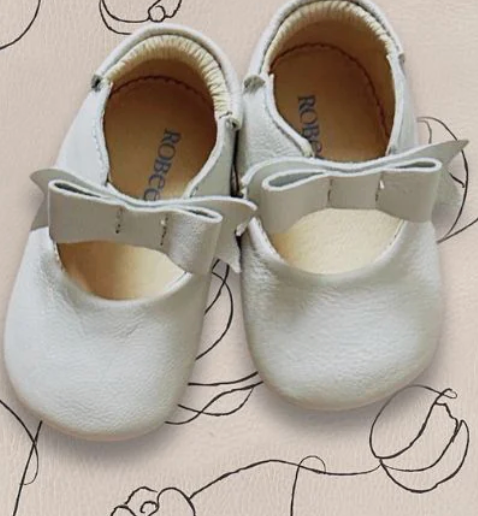 Robeez Sofia First Kicks-  White