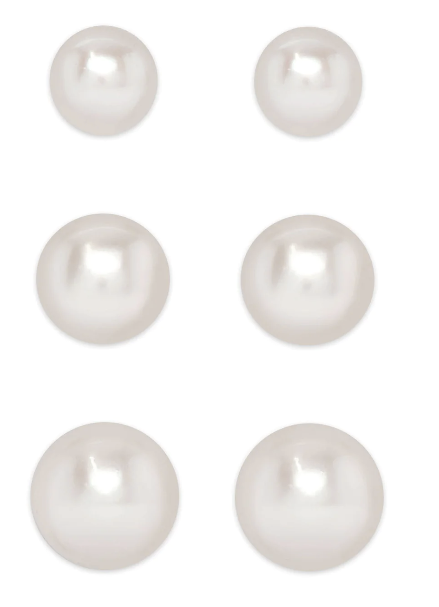 Graduated Freshwater Pearls Stud Set