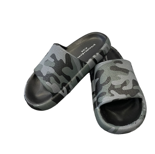 Mia Cayde Slides Camo