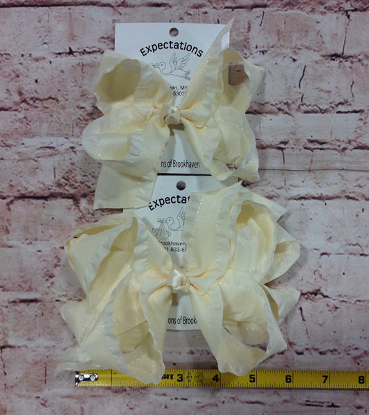 CREAM RUFFLED HAIRBOW